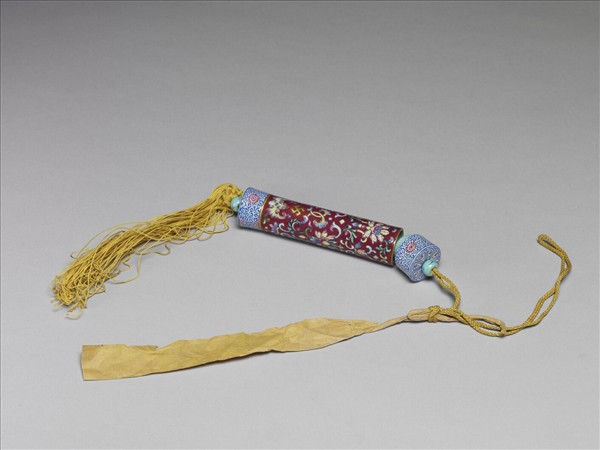 粉彩紅地纏枝花卉紋牙籤筒