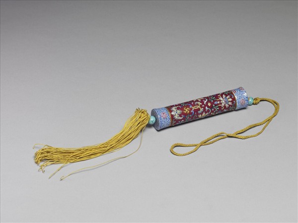 粉彩紅地纏枝花卉紋牙籤筒