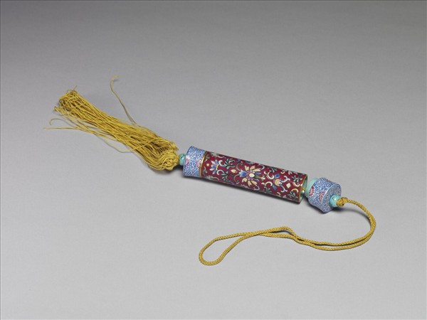 粉彩紅地纏枝花卉紋牙籤筒