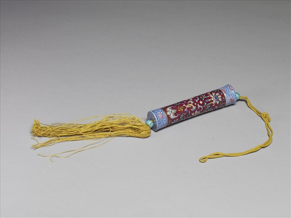 粉彩紅地纏枝花卉紋牙籤筒