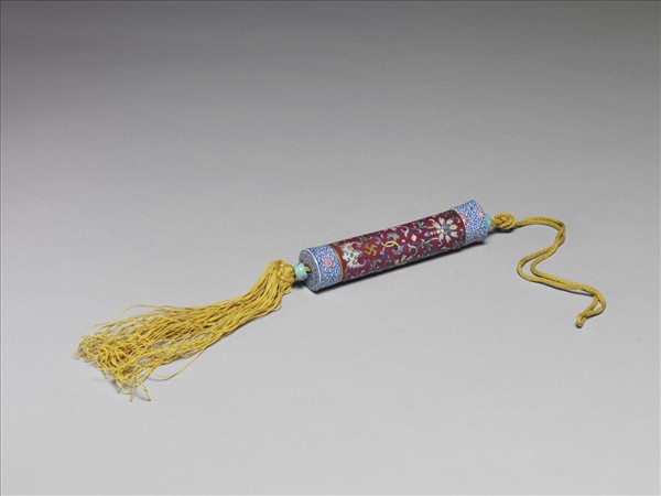 粉彩紅地纏枝花卉紋牙籤筒