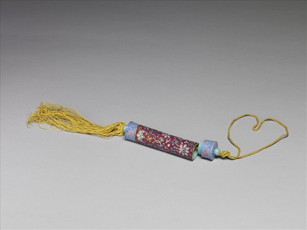 粉彩紅地纏枝花卉紋牙籤筒