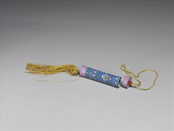 粉彩藍地纏枝花卉紋牙籤筒