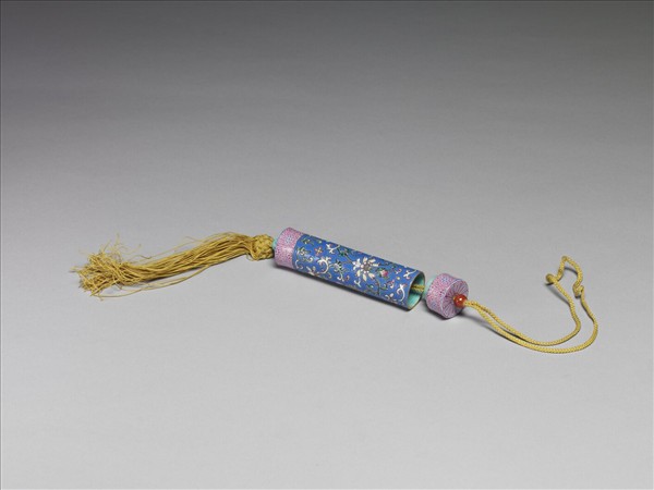 粉彩藍地纏枝花卉紋牙籤筒