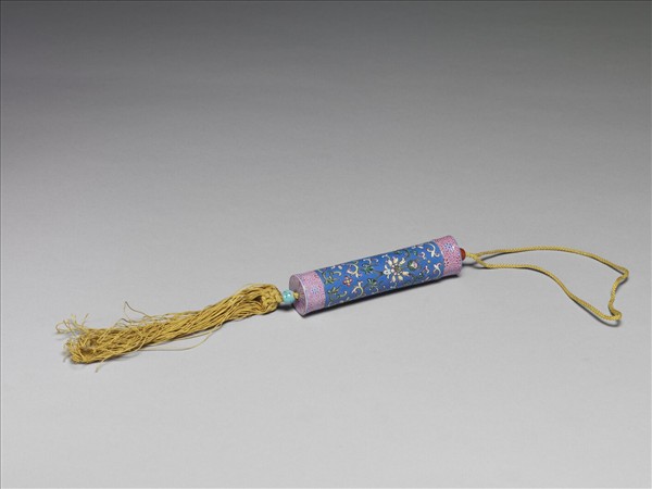 粉彩藍地纏枝花卉紋牙籤筒