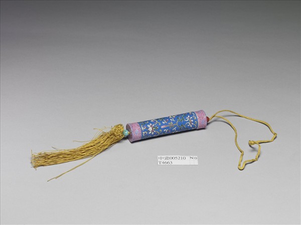 粉彩藍地纏枝花卉紋牙籤筒