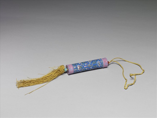 粉彩藍地纏枝花卉紋牙籤筒
