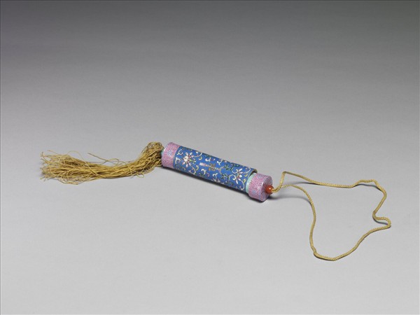 粉彩藍地纏枝花卉紋牙籤筒