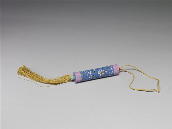 粉彩藍地纏枝花卉紋牙籤筒