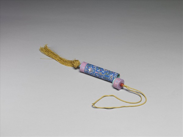 粉彩藍地纏枝花卉紋牙籤筒