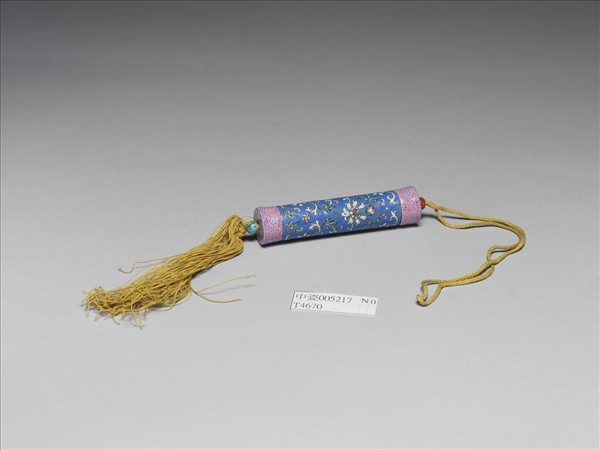 粉彩藍地纏枝花卉紋牙籤筒