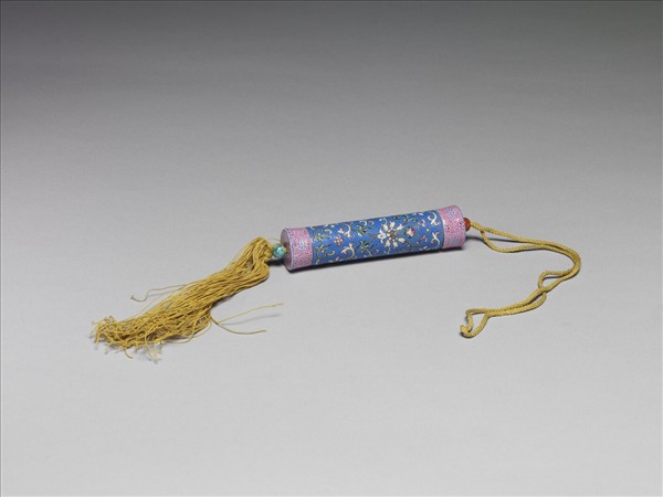 粉彩藍地纏枝花卉紋牙籤筒