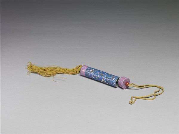 粉彩藍地纏枝花卉紋牙籤筒