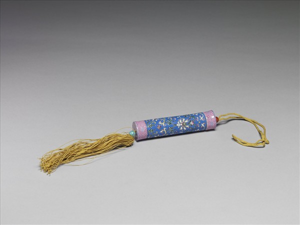 粉彩藍地纏枝花卉紋牙籤筒