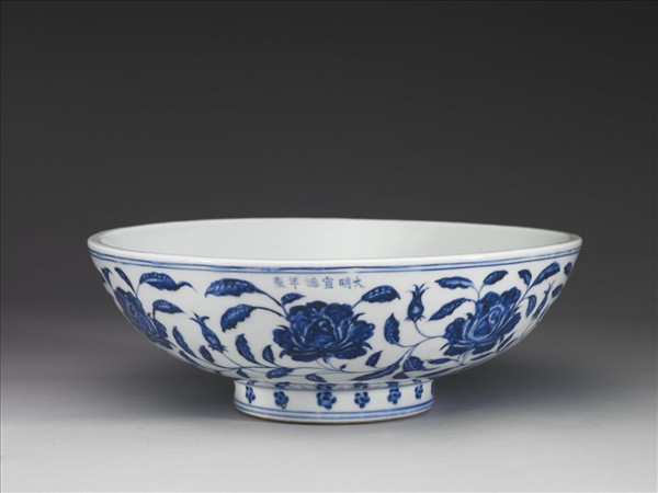 青花轉枝月季花紋碗