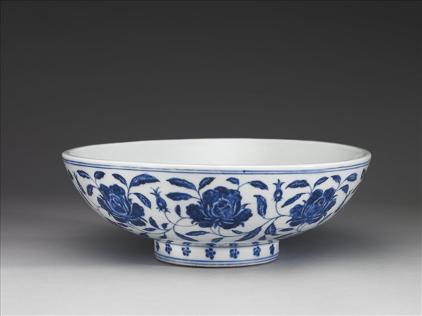 青花轉枝月季花紋碗