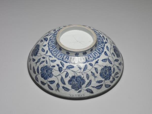 青花四季花卉紋大碗