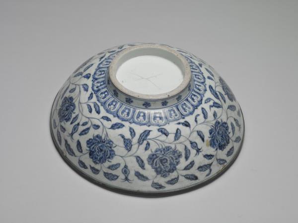 青花四季花卉紋大碗