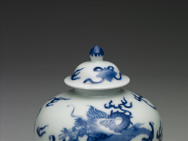 青花龍紋蓋罐