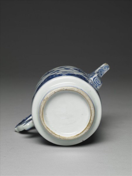 青花壽山福海蓮紋壺