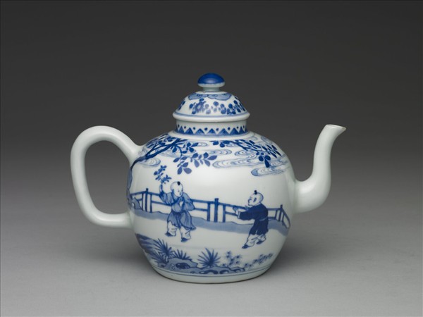 青花嬰戲圖壺