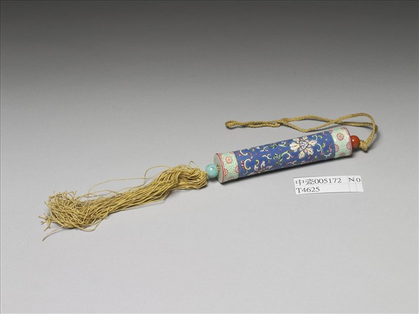 粉彩藍地纏枝花卉紋牙籤筒