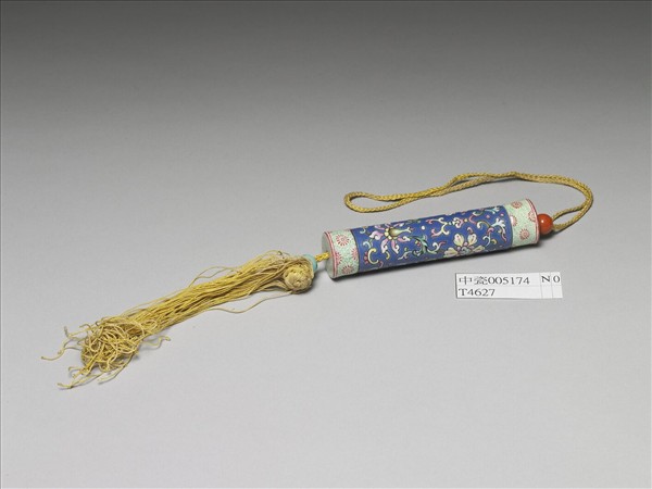 粉彩藍地纏枝花卉紋牙籤筒