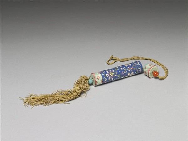 粉彩藍地纏枝花卉紋牙籤筒