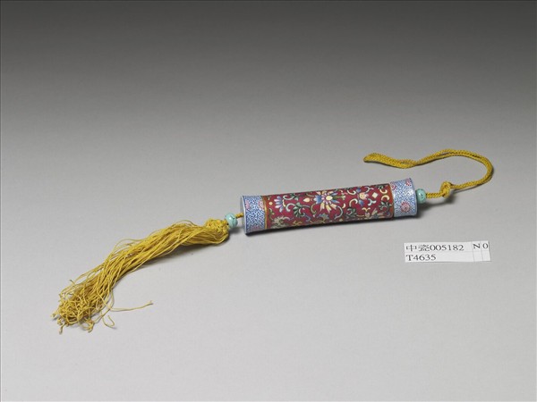 粉彩紅地纏枝花卉紋牙籤筒