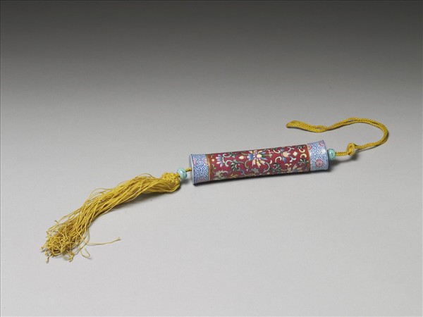 粉彩紅地纏枝花卉紋牙籤筒