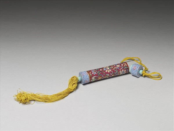 粉彩紅地纏枝花卉紋牙籤筒