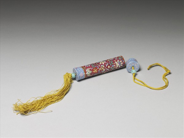 粉彩紅地纏枝花卉紋牙籤筒