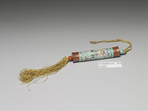 粉彩湖綠地纏枝花卉紋牙籤筒