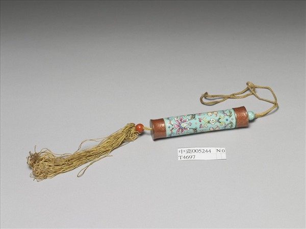 粉彩湖綠地纏枝花卉紋牙籤筒