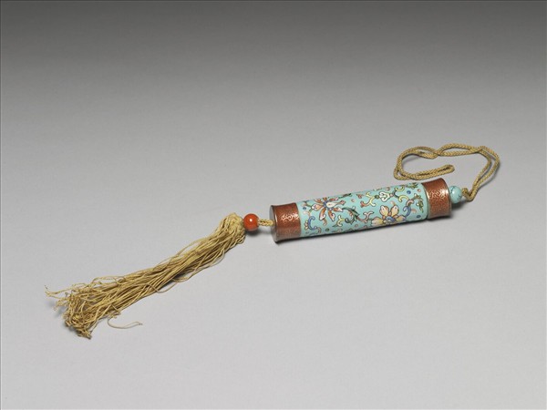 粉彩湖綠地纏枝花卉紋牙籤筒