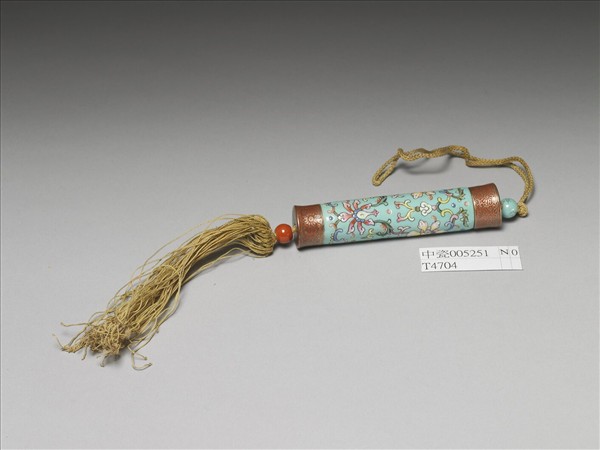 粉彩湖綠地纏枝花卉紋牙籤筒