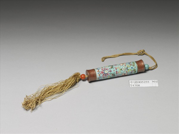 粉彩湖綠地纏枝花卉紋牙籤筒