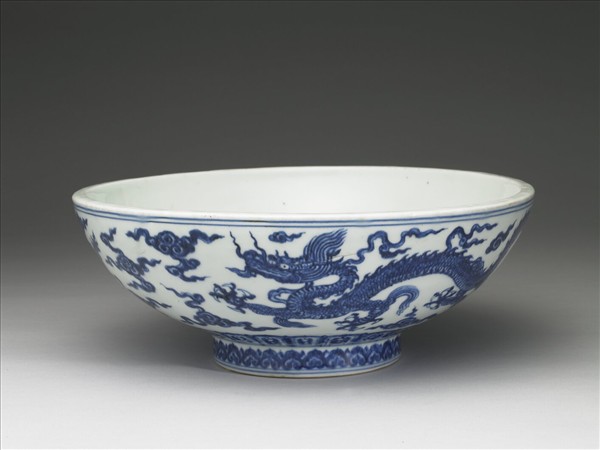 青花雲龍紋大碗
