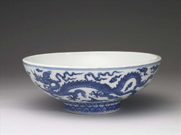 青花雲龍紋大碗