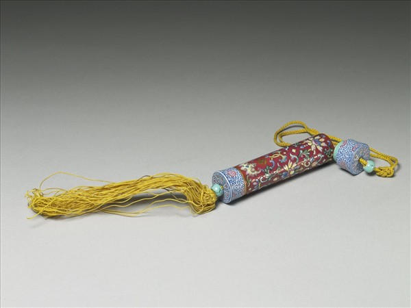 粉彩紅地纏枝花卉紋牙籤筒