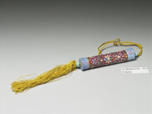 粉彩紅地纏枝花卉紋牙籤筒