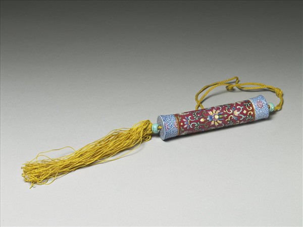 粉彩紅地纏枝花卉紋牙籤筒