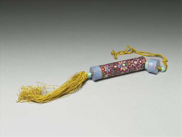 粉彩紅地纏枝花卉紋牙籤筒