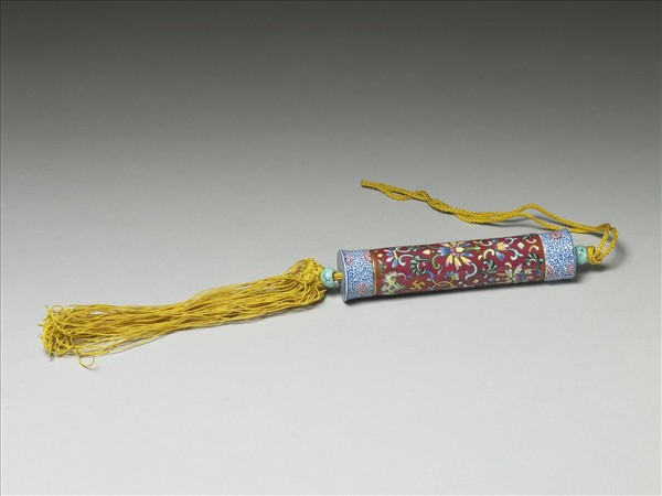 粉彩紅地纏枝花卉紋牙籤筒