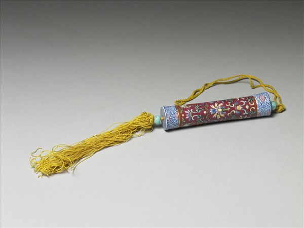 粉彩紅地纏枝花卉紋牙籤筒