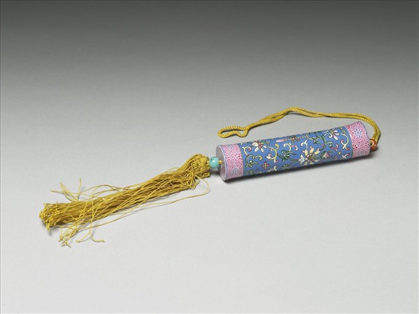 粉彩藍地纏枝花卉紋牙籤筒