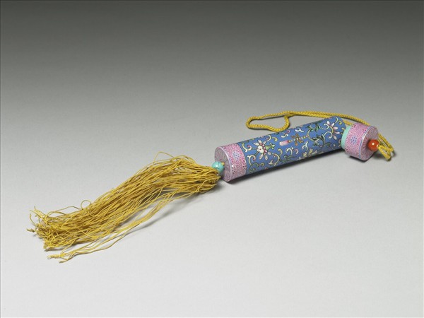 粉彩藍地纏枝花卉紋牙籤筒