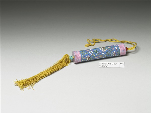 粉彩藍地纏枝花卉紋牙籤筒