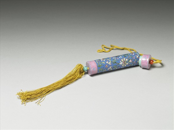 粉彩藍地纏枝花卉紋牙籤筒