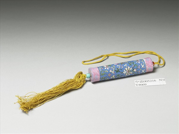 粉彩藍地纏枝花卉紋牙籤筒